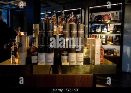 Afficher la boutique de bouteilles de whisky distillerie Clydeside, Glasgow, Ecosse Banque D'Images