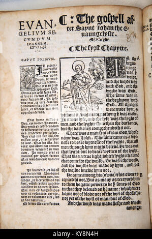 Page de titre de l'Évangile de Jean dans la région de William Tyndale's 1538 édition du Nouveau Testament en anglais, qui a montré le texte anglais et le texte latin d'Érasme. À partir de la Collection des livres rares Reed à Dunedin, Nouvelle-Zélande. Banque D'Images