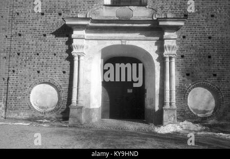 La cathédrale de Strängnäs en Suède est un site religieux et historique important, connu pour son architecture gothique. Il met en lumière l'histoire religieuse et culturelle de la Suède, en particulier pendant la période médiévale. Banque D'Images