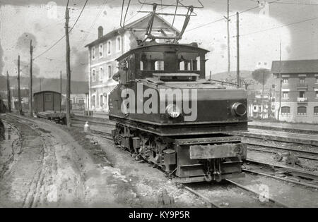 Tren eléctrico en la Estación del Topo de Errenteria (3 de 3) - Fondo Car-Kutxa Fototeka Banque D'Images