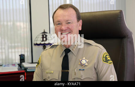 Le shérif Jim McDonnell, en service en 2015, a dirigé le département du shérif du comté de Los Angeles, supervisant les opérations d’application de la loi, les réformes ministérielles et les relations entre la communauté et la police. Banque D'Images