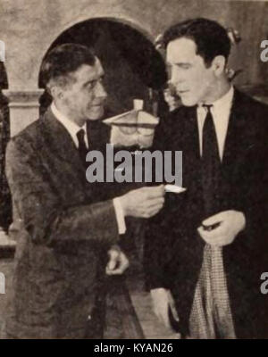 'The Killer' (1921) est un film policier muet, représentant le cinéma américain du début du XXe siècle, mettant l'accent sur le suspense et le récit dramatique. Banque D'Images