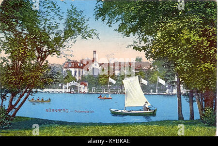 Dutzendteich, situé à Nuremberg, en Allemagne, est un lac historique et un parc. Le site est connu pour sa beauté naturelle et son importance historique, en particulier pour son rôle dans le Rallye de Nuremberg pendant l'ère nazie. Banque D'Images