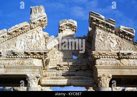 Haut de vieille porte en ruine à Aphrodisias, Turquie Banque D'Images