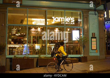 Bristol, Royaume-Uni. 14Th Jan, 2018. Une nuit coup de Jamie Oliver Restaurant italien au sommet de Park Street pour la fermeture. Crédit : Robert Timoney/Alamy Live News Banque D'Images