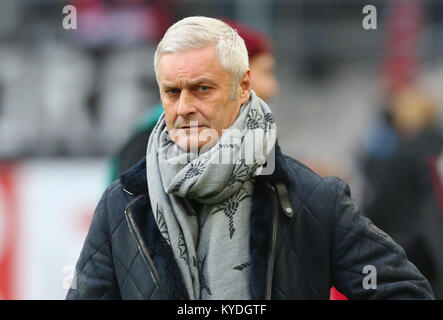 Koeln, Allemagne. 14Th Jan, 2018. Cologne, Allemagne, le 14 janvier 2018, Bundesliga, journée 18, 1. FC Koeln vs Borussia Moenchengladbach : Armin Veh, directeur sportif. Credit : Juergen Schwarz/Alamy Live News Banque D'Images