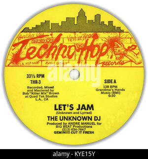 Let's Jam (Side A) de The Unknown DJ est un morceau électro-funk des années 1980, remarquable par son utilisation de boîtes à rythmes, synthétiseurs et techniques de production hip-hop influentes dans la musique électronique. Banque D'Images