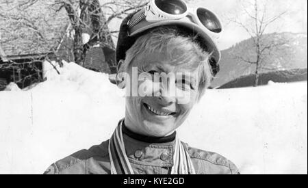 Photographie de la skieuse de fond suédoise Toini Gustafsson Rönnlund aux Jeux olympiques d'hiver de 1968 à Grenoble, où elle a remporté deux médailles d'or. Banque D'Images