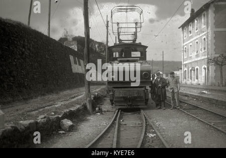 Tren eléctrico en la Estación del Topo de Errenteria (2 de 3) - Fondo Car-Kutxa Fototeka Banque D'Images