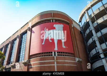 Signer avec logo au siège social de la société de jeu Zynga dans le South of Market (SoMa) quartier de San Francisco, Californie, 13 octobre 2017. SoMa est connu pour avoir la plus forte concentration d'entreprises technologiques et d'entreprises d'une région à l'échelle mondiale. () Banque D'Images