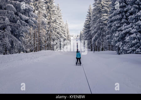 La station de ski 'Todtnau' est l'un des plus célèbres de la forêt-noire. Il y a un ascenseur spécial qui frotte les skieurs jusqu'au sommet de la "tüben Banque D'Images