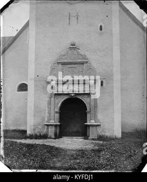 Brahekyrkan, situé sur l'île de Visingsö en Suède, a été construit au XVIIe siècle par le comte Per Brahe le jeune. Il présente des éléments architecturaux baroques, un intérieur lumineux et joue un rôle clé dans le patrimoine culturel et religieux de l’île. Banque D'Images