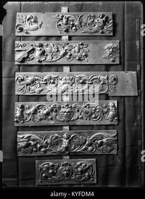 Cette photographie montre Brahekyrkan sur l'île de Visingsö, en Suède, une église médiévale connue pour son architecture en pierre et son importance dans l'histoire religieuse et culturelle suédoise. Banque D'Images