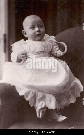 Cette photographie de 1906 représente le prince John (1905-1919), le plus jeune fils du roi George V et de la reine Mary, enfant. Il était le plus jeune des six enfants de la famille royale britannique. Banque D'Images