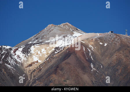 Le pic enneigé du volcan Pico del Teide Banque D'Images