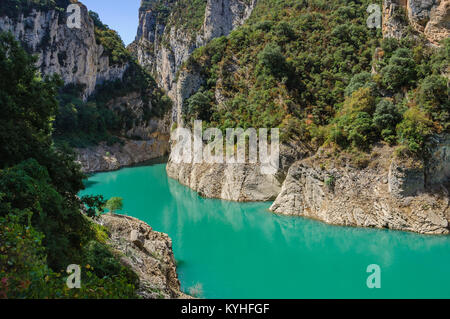 Entrer dans la gorge de Congost de Mont-Rebei en Catalogne, Espagne Banque D'Images