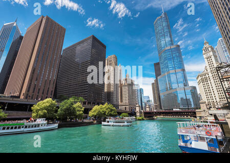 Le centre-ville de Chicago à jour ensoleillé. Banque D'Images