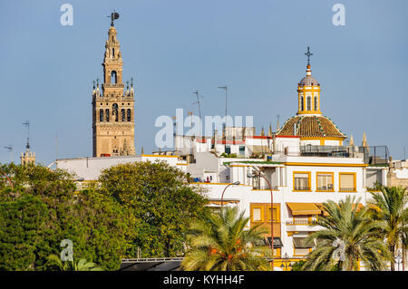 Vue de la ville andalouse de Triana de Séville en Espagne Banque D'Images