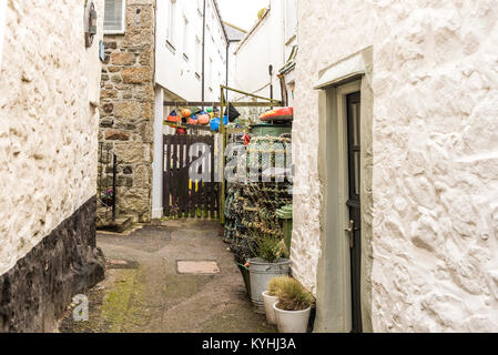 Mousehole - Abbey Place une ruelle pittoresque village de Mousehole dans Cornwall. Banque D'Images