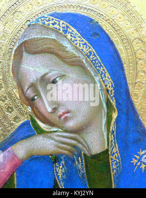 L’Annonciation de Simone Martini, située au Musée d’Anvers, représente la Vierge Marie, mettant en valeur le style de la peinture gothique et l’art italien du XIVe siècle Banque D'Images