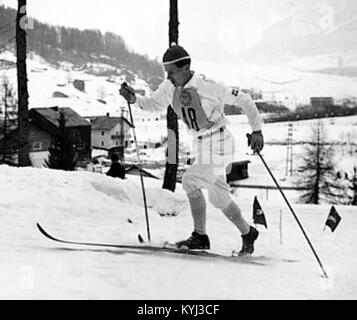 Le portrait représente Sixten Jernberg, un skieur de fond suédois célèbre pour ses performances dans les années 1960 et ses contributions à l'histoire du sport en Suède. Banque D'Images