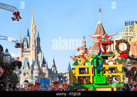 Parade de Noël dans la région de Magic Kingdom, Orlando, Floride Banque D'Images