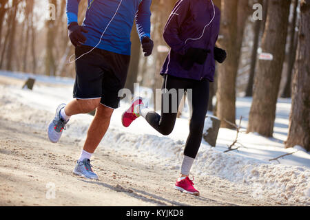 L'entraînement physique à l'hiver dans la nature Banque D'Images