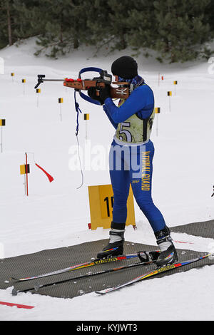 Gardes du Kentucky inscrivez-vous plus de 150 concurrents de 24 membres pour le 40ème Championnat national de biathlon garde au Camp d'Ethan Allen Site Formation à Jéricho, Vermont), 1-5 mars, 2015. (U.S. Photo de la Garde nationale par le sergent. Raymond Scott) Banque D'Images