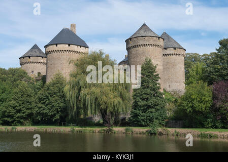 Le Château de Lassay est un château du xve siècle sur la commune de Lassay-les-Châteaux, France. Banque D'Images