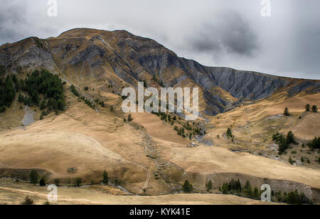 Ravin de la Pelounire à côté de la route la plus élevée en Europe au nord du col de la Bonette, Departement Alpes-de-Haute-Provence, France en Septembre Banque D'Images