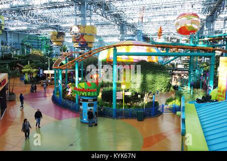 Nickelodeon Universe, un parc d'attractions intérieur, au Mall of America à Bloomington, Minnesota, USA Banque D'Images