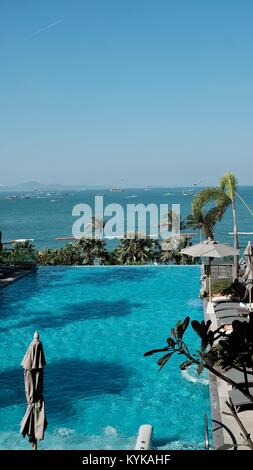 Holiday Inn 4e étage de la piscine, à destination de Plage Resort Pattaya Thaïlande Banque D'Images
