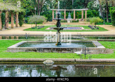 Des fontaines dans le parc Maria Luisa dans la capitale andalouse, Séville en Espagne Banque D'Images