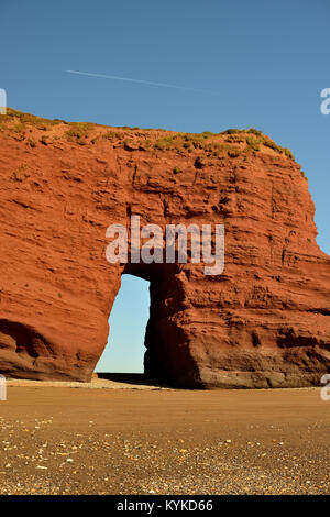 Dans Archway Rock Langstone à marée basse. Banque D'Images