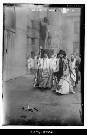 Une photographie prise aux funérailles de Mgr Greer, capturant les participants et la cérémonie. L'image fait partie des archives de la Bibliothèque du Congrès. Banque D'Images