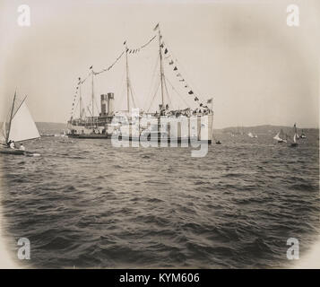 Transport de Sa Majesté britannique de navire à l'ancre dans Farm Cove, 35782372994 o Banque D'Images