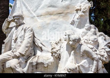 Buenos Aires Argentina,Bosques de Palermo,Parque 3 de Febrero,Rosedal,roseraie,offrande florale à Sarmiento,Domingo Sarmineto,sculpture,marbre,Emil Banque D'Images