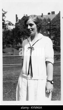 Portrait de Kathleen May Crossley, physicienne anglaise du début du XXe siècle, connue pour ses contributions à la physique et aux femmes dans les sciences. Banque D'Images