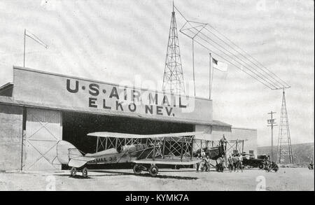 Une photographie en noir et blanc d'avions de Havilland D.H.4 à Elko, Nevada, montrant les premières avions de courrier aérien. Banque D'Images