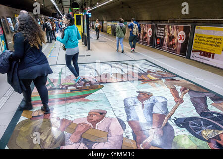 Buenos Aires Argentina,Palermo,Buenos Aires Underground,Subte,Mass Transit,Plaza Italia station,plate-forme,art,carreaux de céramique,Quinquela Martin,hispanique,A Banque D'Images