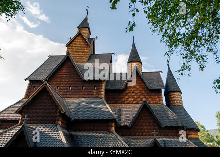 Côté de l'église de Heddal Stavkirke de bois traditionnelle la plus grande église de Norvège datant de début du 13ème siècle Banque D'Images