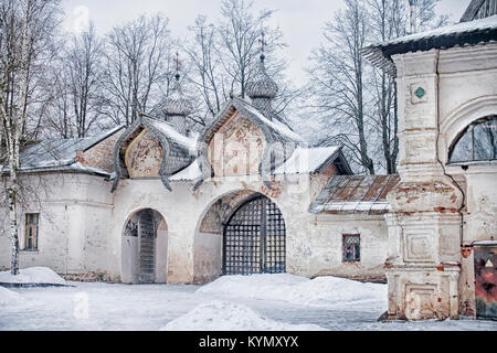 Clocher de l'ancienne porte de la cathédrale Znamensky dans Novgorod, Russie. Banque D'Images