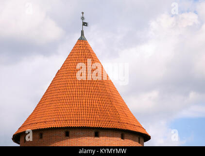 Toit de la tour du château de Trakai près de Vilnius Banque D'Images