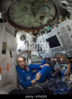 Expedition 52 Randy Bresnik ingénieur de vol de la NASA est vu à l'intérieur d'un simulateur Soyouz, le Jeudi, Juillet 6, 2017 à la Centre d'entraînement des cosmonautes Gagarine (GCTC) à la Cité des étoiles, en Russie. Crédit photo : NASA/Bill Ingalls) Banque D'Images