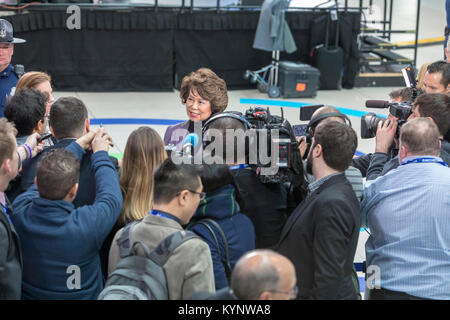 Detroit, Michigan, USA. 14Th Jan, 2018. Secrétaire américain aux transports Elaine Chao s'adresse aux journalistes à la North American International Auto Show. Crédit : Jim West/Alamy Live News Banque D'Images