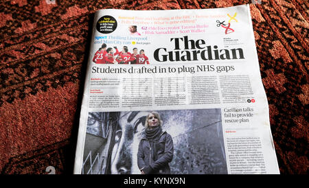 Londres, Angleterre, Royaume-Uni, lundi 15 janvier 2018 Les médias britanniques. Le journal The Guardian lance aujourd'hui un plus petit format tabloïd simplifié, c'est de journal imprimé avec un nouveau logo et police intitulée "Global Guardian" avec un nouveau site web pour le mobile, l'application et les lecteurs de bureau. Credit : Kathy deWitt/Alamy Live News Banque D'Images