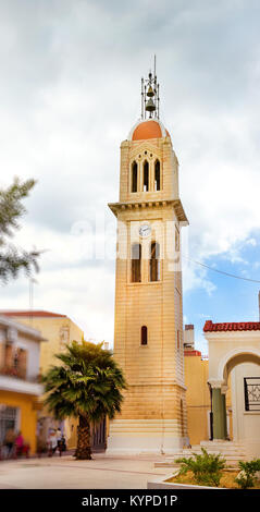 Attraction touristique Église métropolitaine. Monument religieux dans la ville de villégiature. Marcher dans les rues de la vieille ville. L'architecture méditerranéenne en Crète, Re Banque D'Images