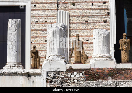 Les ruines de l'Capitolium ou Temple de la Triade Capitoline à Brescia, Italie, temple principal au centre de l'ancienne ville romaine de Brixia Banque D'Images