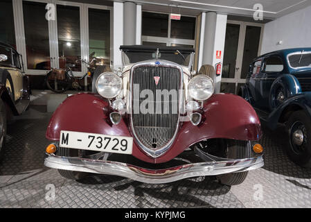 Salamanque, Espagne - 29 décembre 2017 : Ford galgo en musée de l'automotion de histrory , à Salamanque, Espagne. Banque D'Images