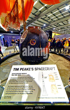 Tim Peakes russe Soyouz Space Craft capsule et les enfants de l'école désireux Shildon Railway Museum Banque D'Images